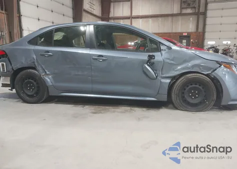 2022 Toyota Corolla Le z USA, uszkodzony, nr VIN JTDEPMAE8N3019226